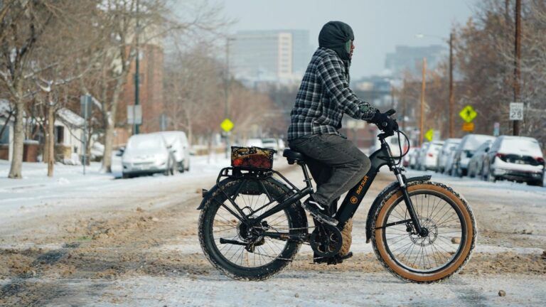 43 states under cold weather alerts, blizzard warning in parts of Texas