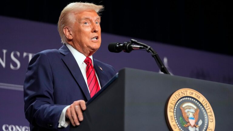 White House budget office suspends federal financial aid programs