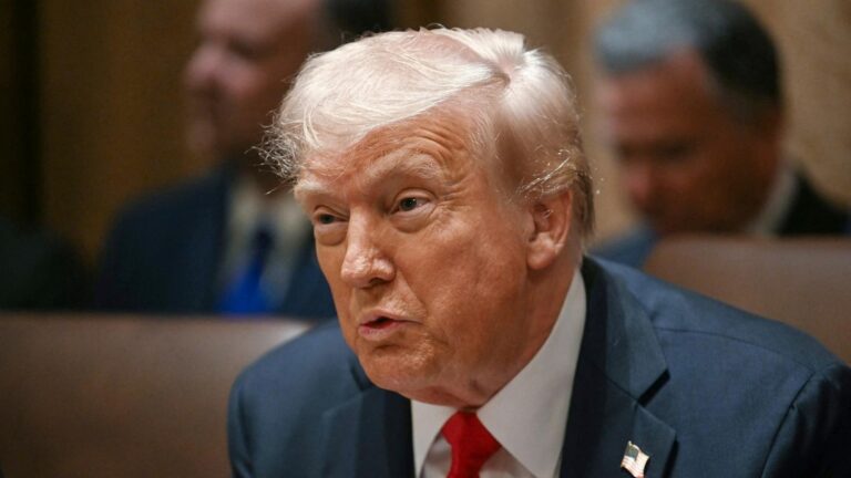White House formally instructs agencies to prepare for ‘large-scale’ layoffs