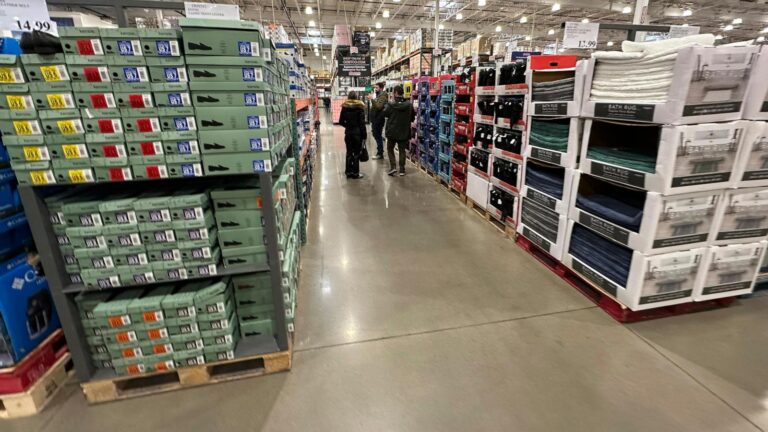 US consumer confidence plummets in February, biggest monthly decline since 2021