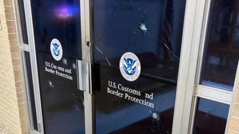 Suspect dead after active shooter incident outside Border Patrol building