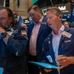 Market dips after Trump unveils 25% tariffs on South Korea, Japan