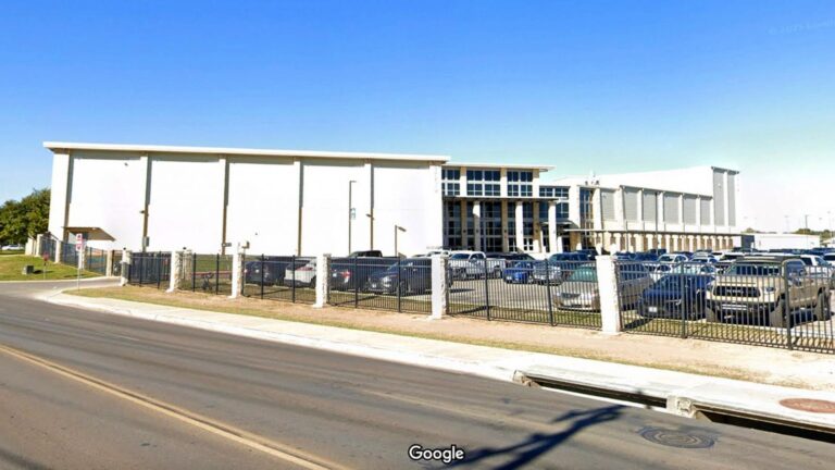 2 students arrested for making threats to ‘shoot up’ high school: Police