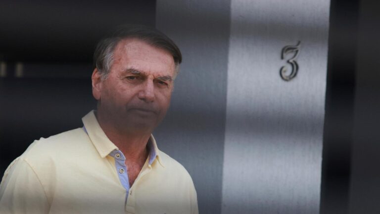Majority of Brazilian Supreme Court panel convicts Bolsonaro of attempting a coup