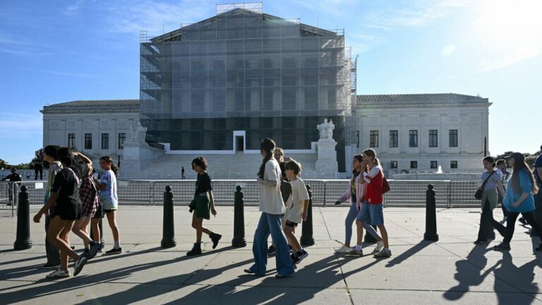Trump administration asks Supreme Court to OK National Guard deployment in Illinois